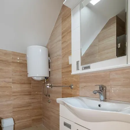 Apartment Um *