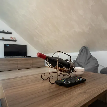 아파트 Um 즐라티보