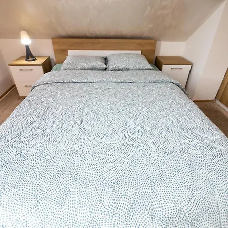 아파트 Um 즐라티보