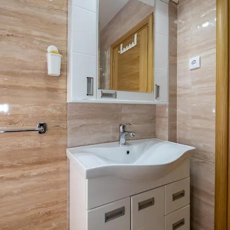 Apartment Um *